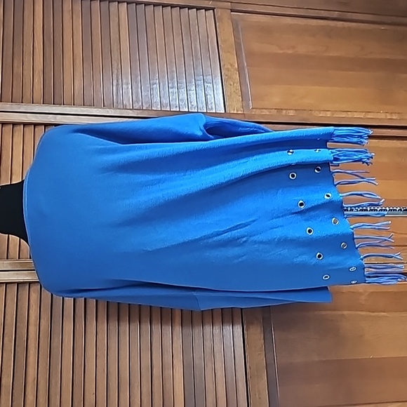Chico's blue knit gold tone grommets with fringes sweater poncho L /XL - Picture 8 of 12